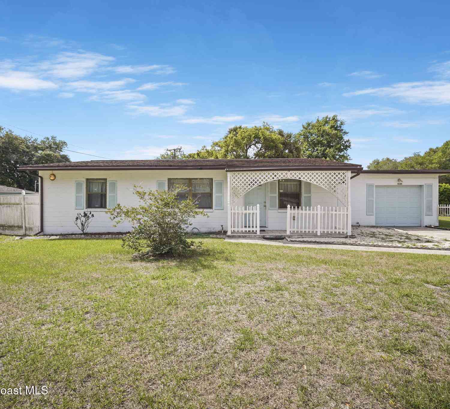 Homes For Sale - 1525 Thornton Avenue<br/> Titusville, FL 32780