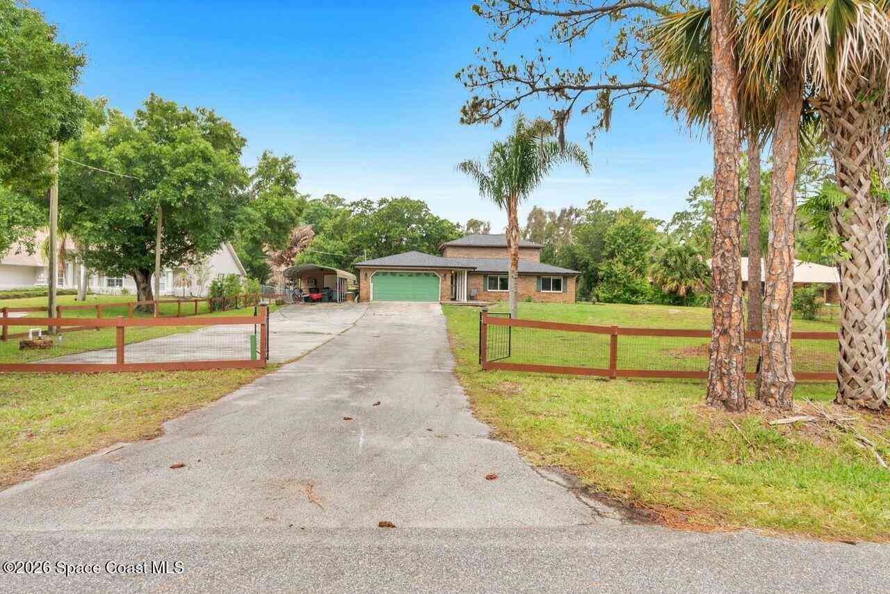 Homes For Sale - 2590 New York Street<br/> Melbourne, FL 32904