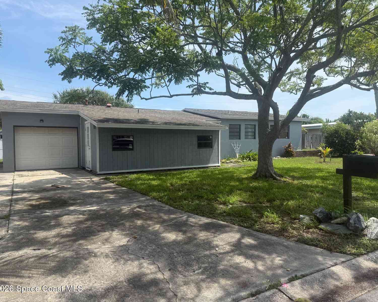 Homes For Sale - 329 W Arlington Street<br/> Satellite Beach, FL 32937
