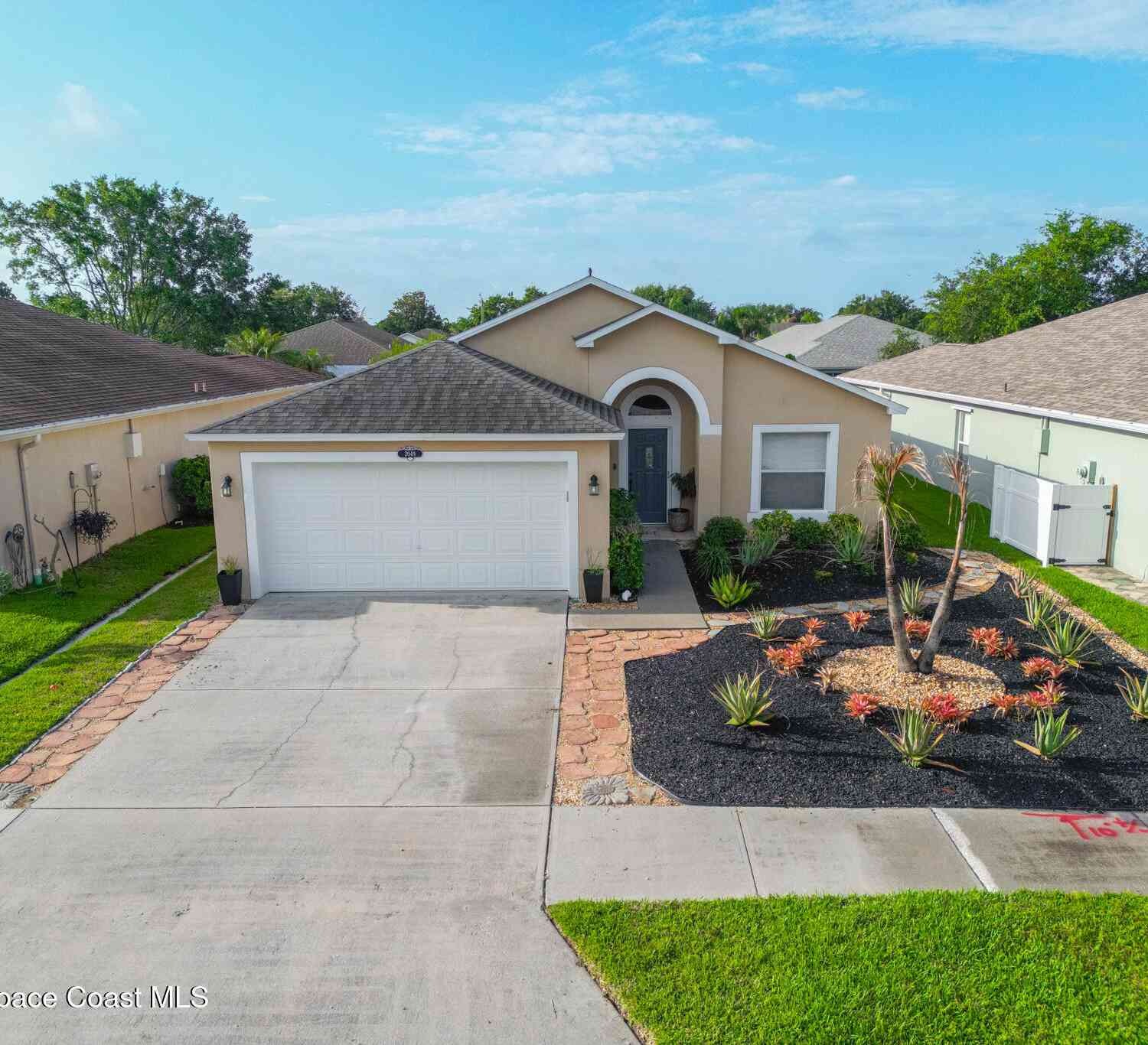 Homes For Sale - 2049 Caledonia Place<br/> Melbourne, FL 32940