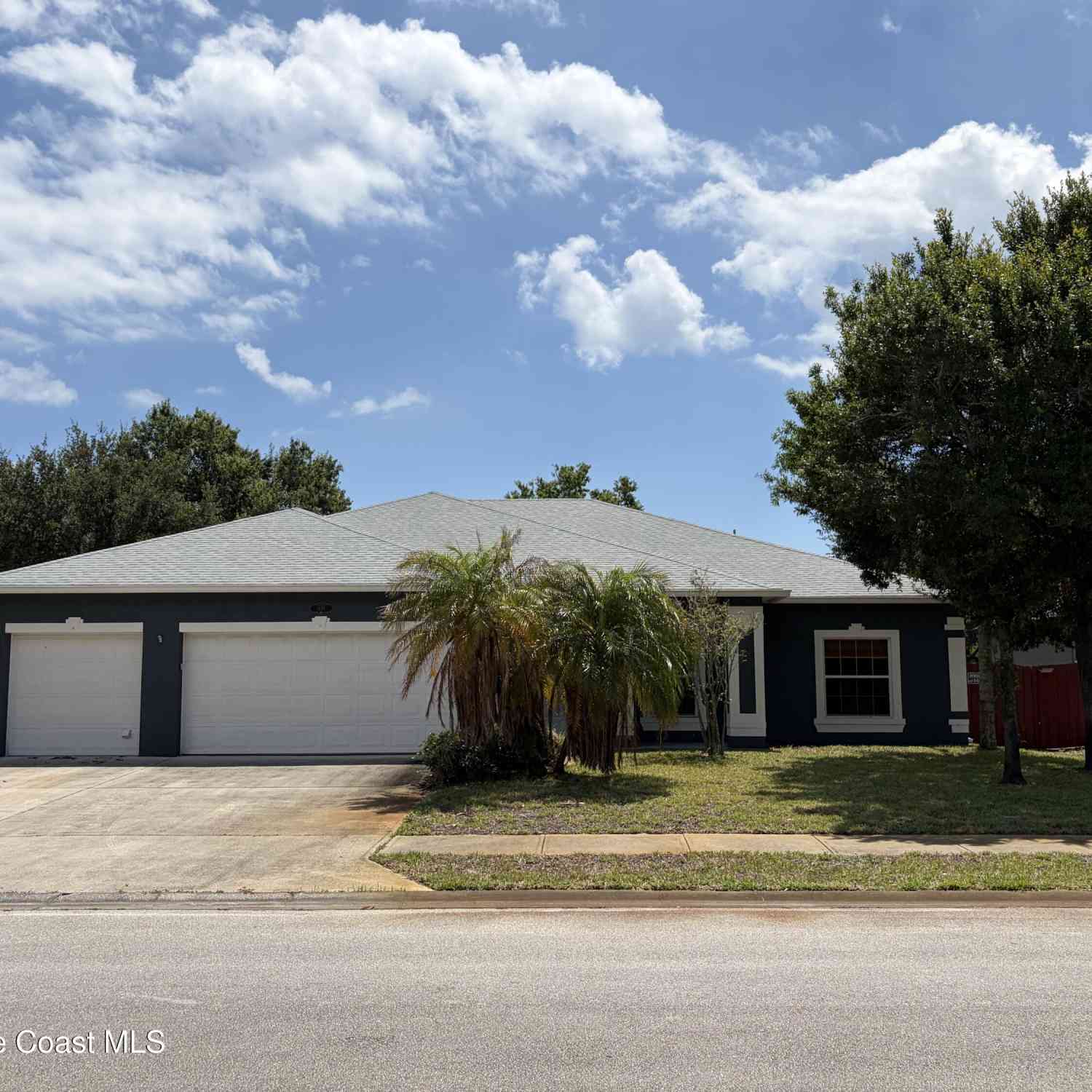 Homes For Sale - 1110 Morgan Circle<br/> Palm Bay, FL 32905