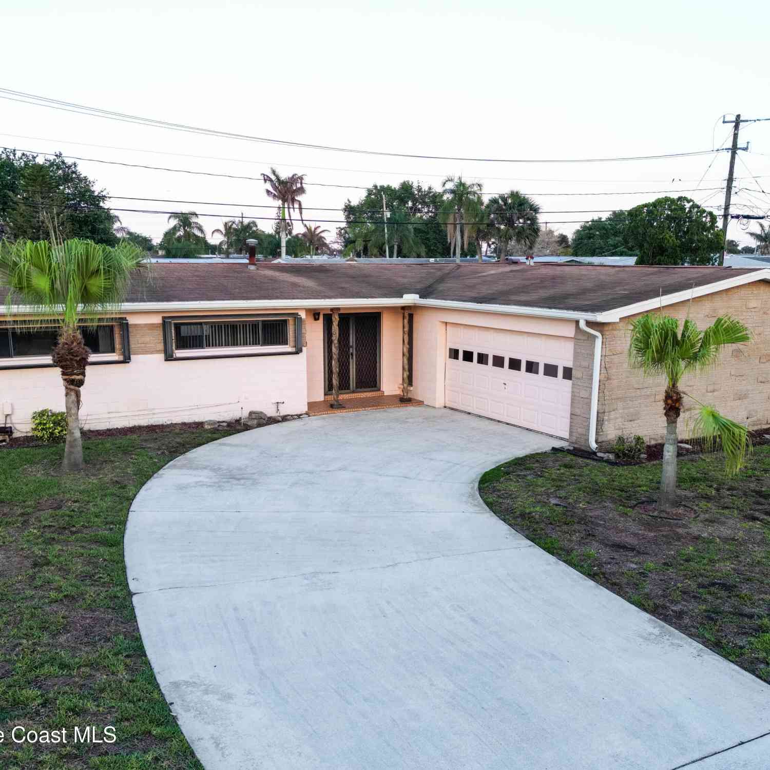 Homes For Sale - 930 Koloa Drive<br/> Merritt Island, FL 32953