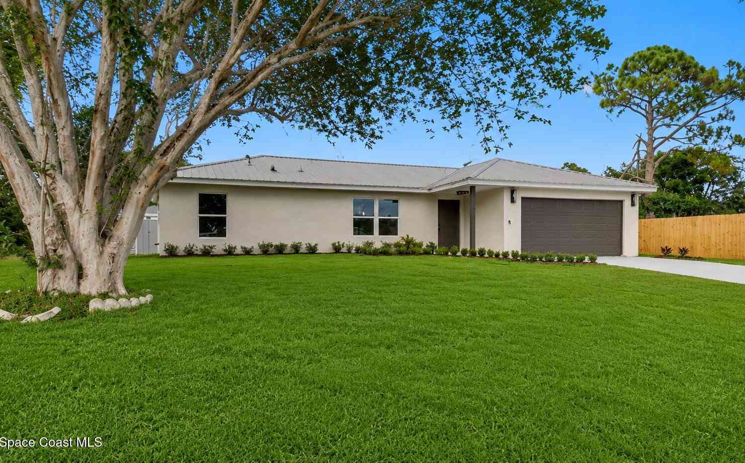 Homes For Sale - 1371 Biarritz Street<br/> Palm Bay, FL 32907