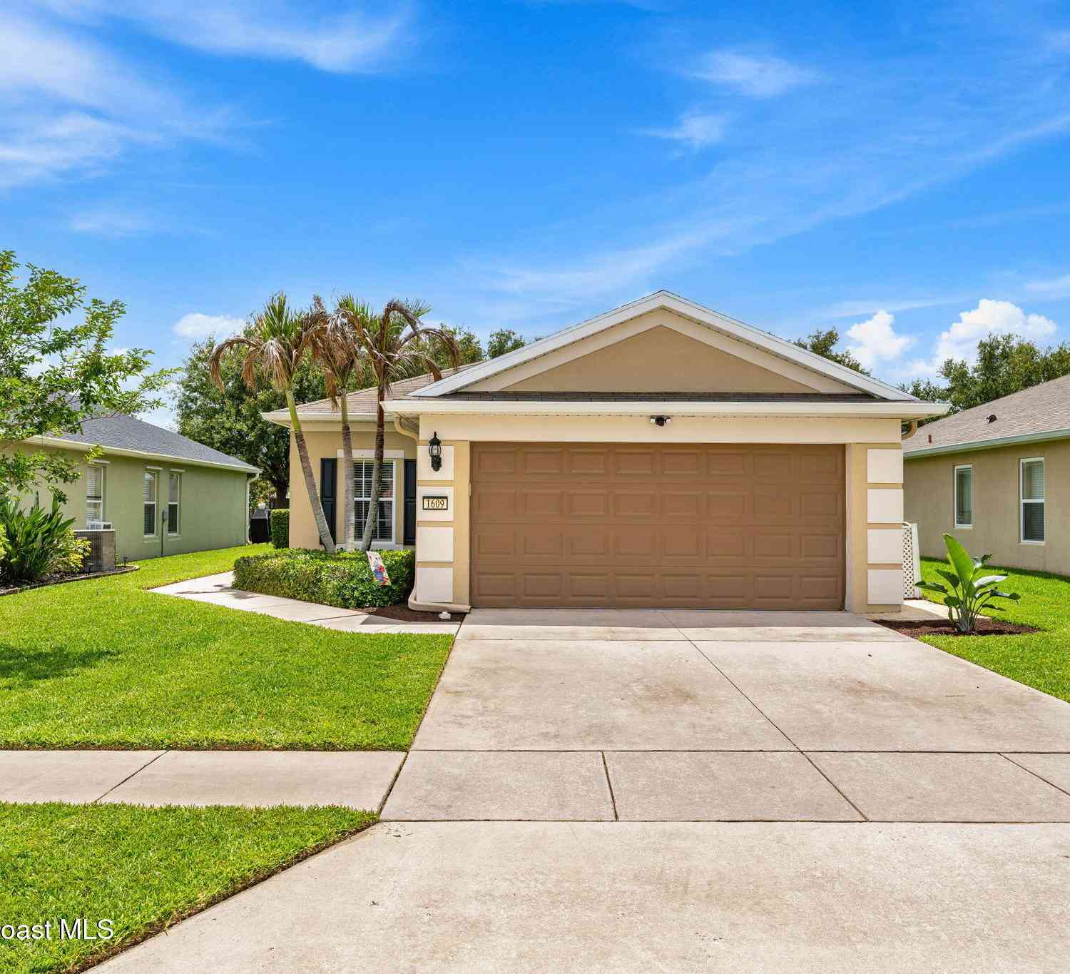 Homes For Sale - 1609 Dittmer Circle<br/> Palm Bay, FL 32909
