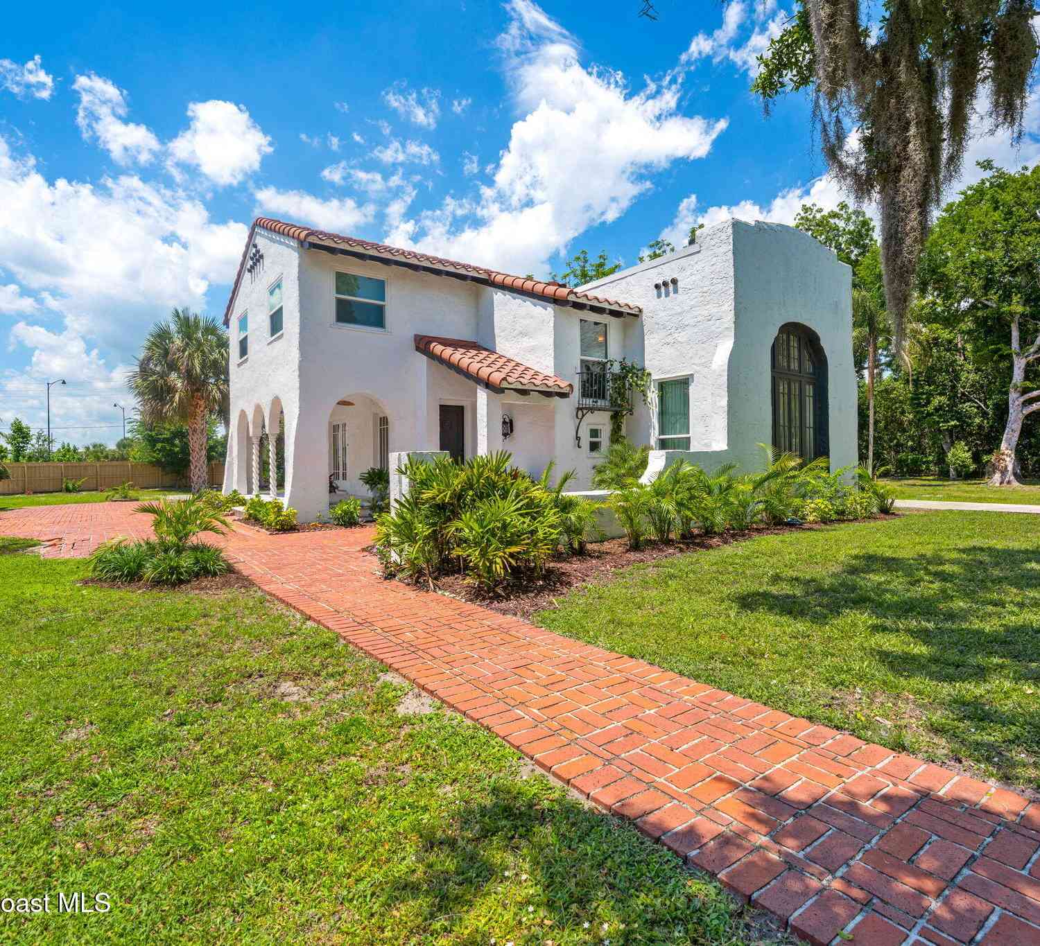 Homes For Sale - 121 Circle Drive<br/> Cocoa, FL 32922