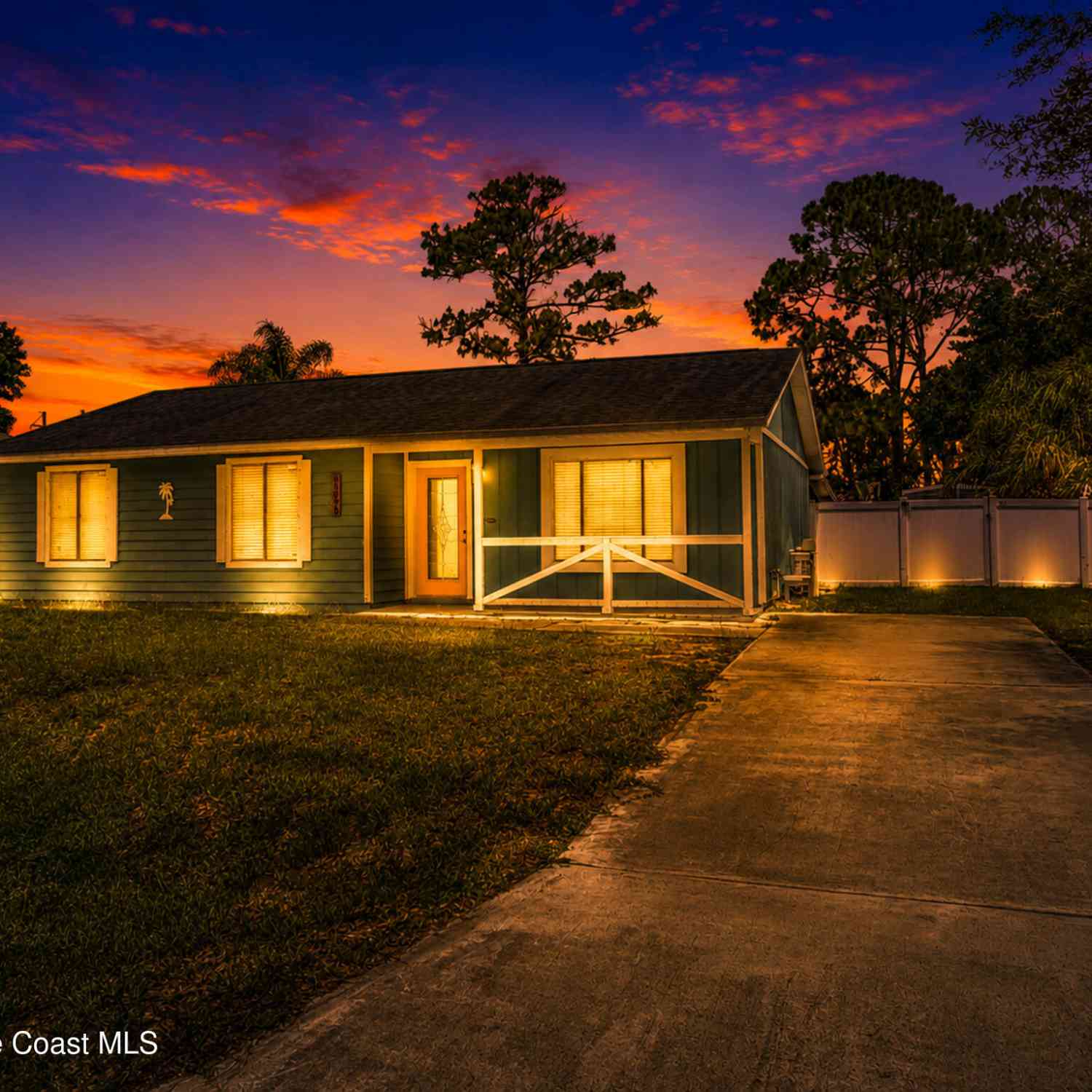 Homes For Sale - 1385 Gillott Street<br/> Palm Bay, FL 32907