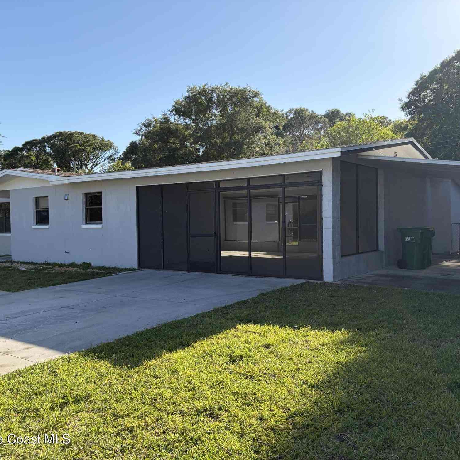 Homes For Sale - 965 Date Avenue<br/> Merritt Island, FL 32953