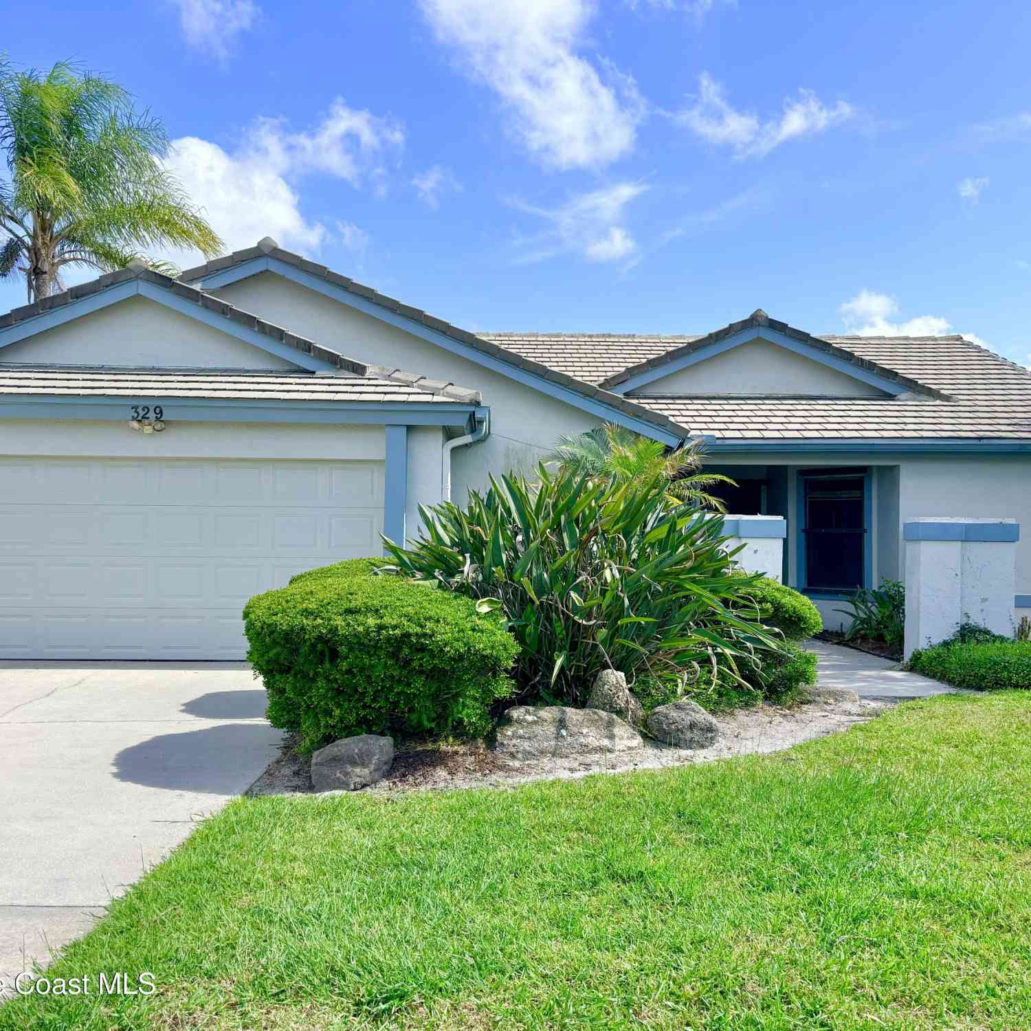 Homes For Sale - 329 Country Walk Street<br/> Melbourne, FL 32940