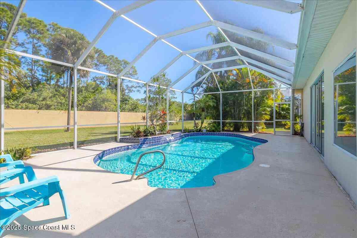 Homes For Sale - 3639 Meadowlark Way<br/> Melbourne, FL 32904