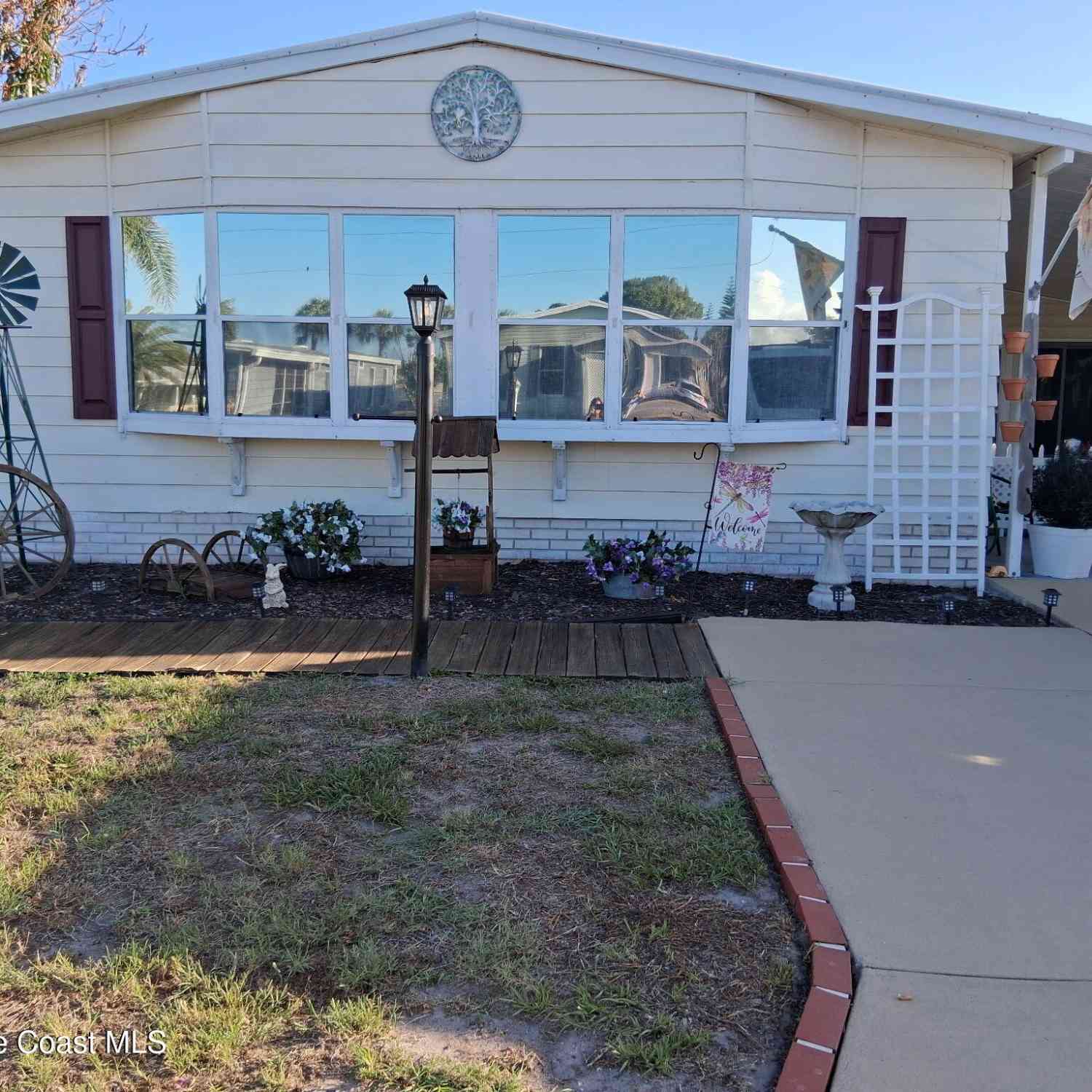 Mobile Home For Sale - 480 Egret Circle<br/> Micco, FL 32976