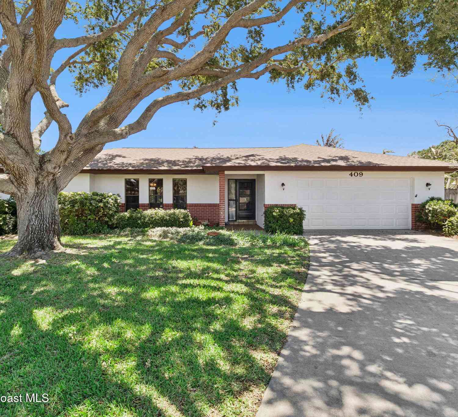 Homes For Sale - 409 Saint Johns Drive<br/> Satellite Beach, FL 32937