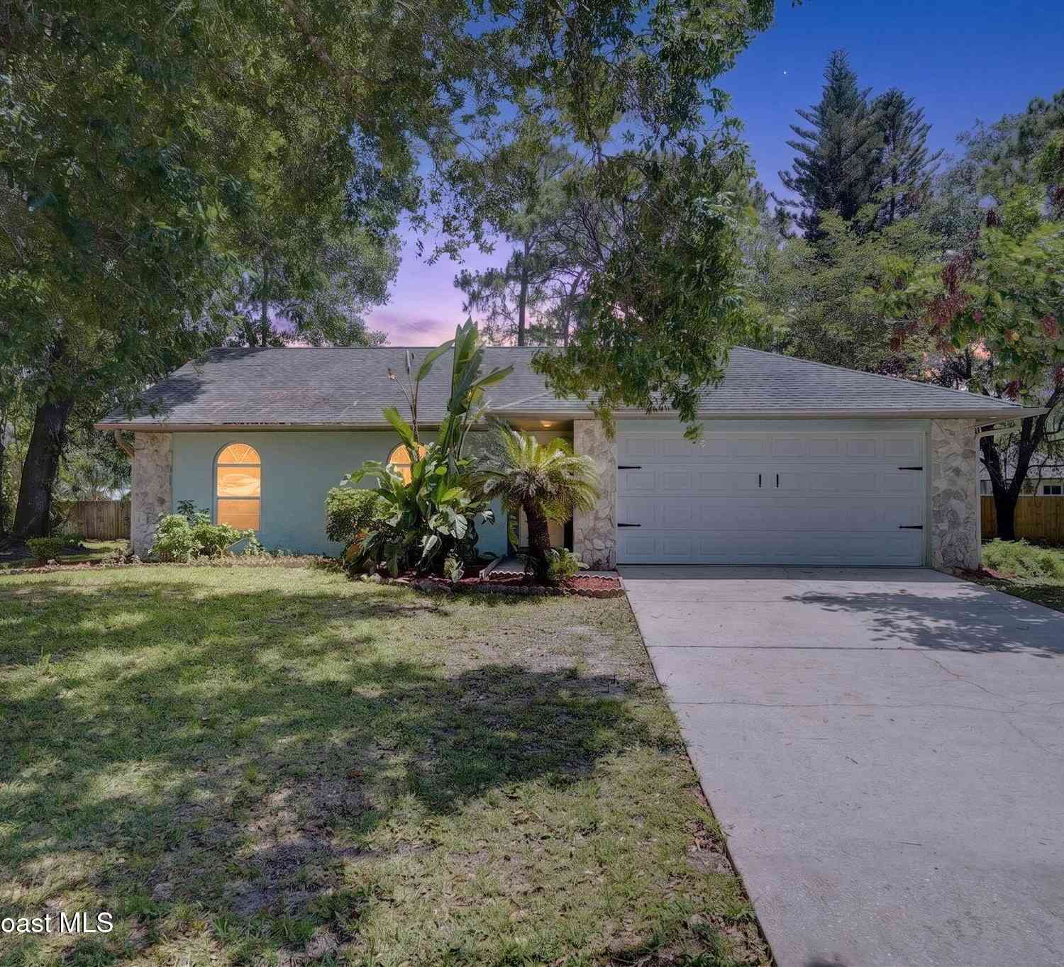 Homes For Sale - 1569 Hayworth Circle<br/> Palm Bay, FL 32907