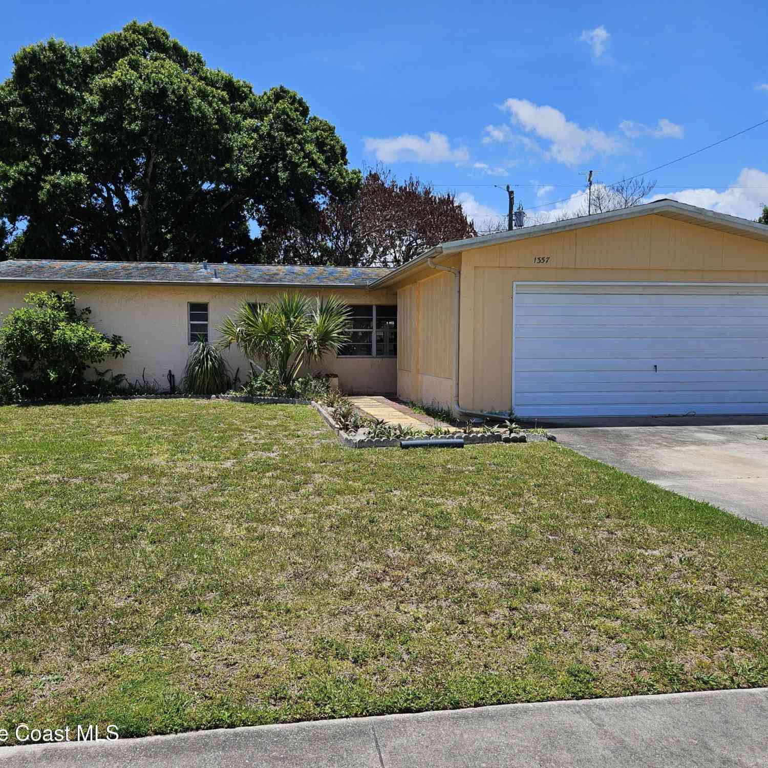 Homes For Sale - 1357 Palmwood Drive<br/> Melbourne, FL 32935