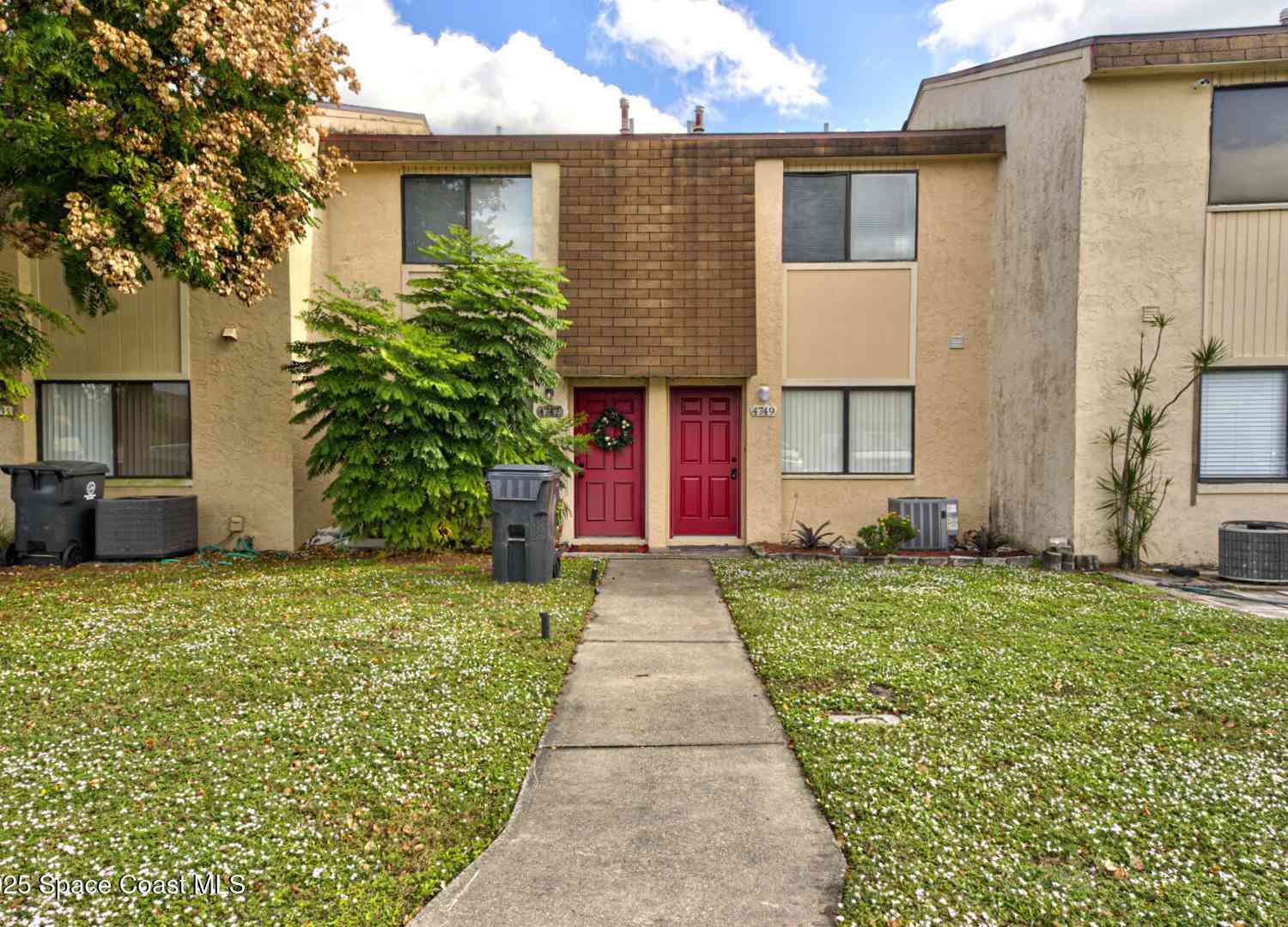 Townhouse For Rent - 4749 Sisson Road<br/> Titusville, FL 32780