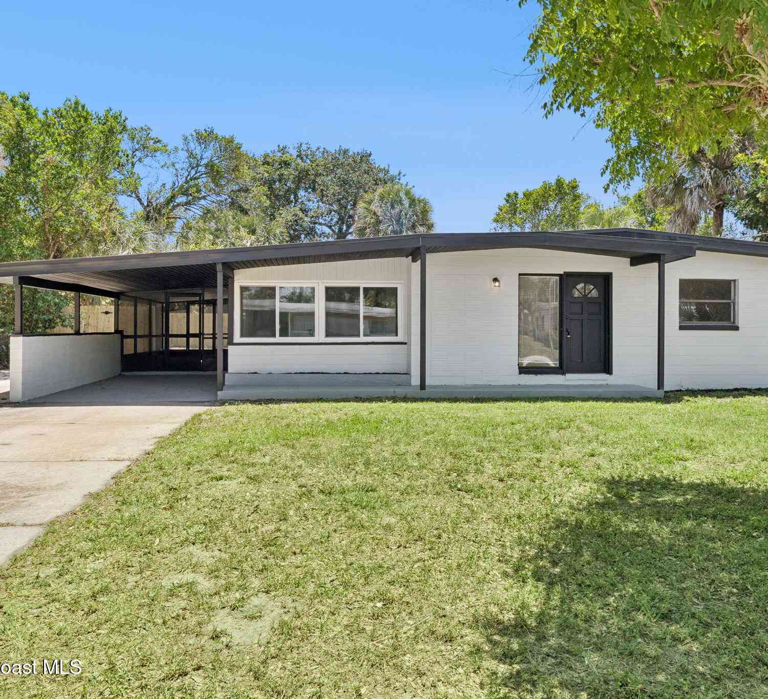 Homes For Sale - 1465 Hillcrest Drive<br/> Melbourne, FL 32935