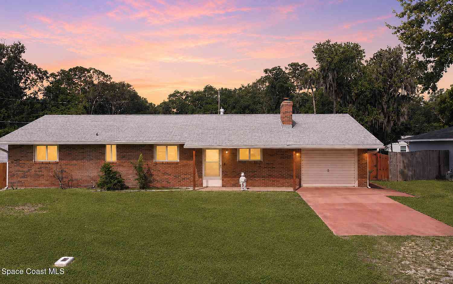 Homes For Sale - 2620 Woodland Drive<br/> Edgewater, FL 32141