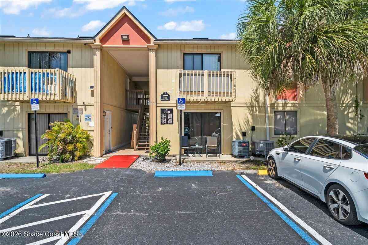 Condo For Rent - 2190 Forest Knoll Drive #90-202<br/> Palm Bay, FL 32905