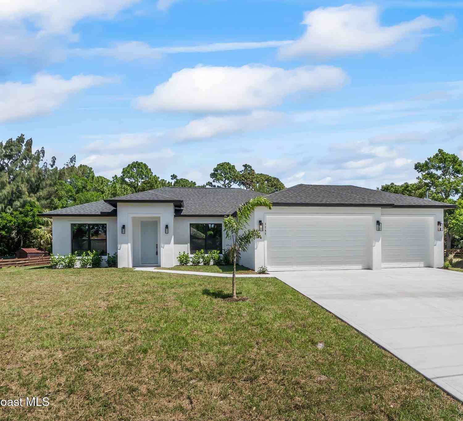Homes For Sale - 2905 Denver Avenue<br/> Palm Bay, FL 32909