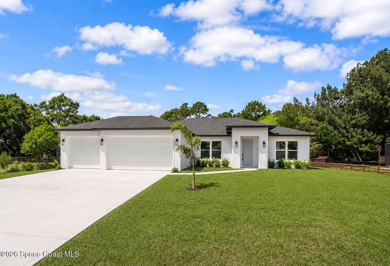 Homes For Sale - 1118 Moon Street<br/> Palm Bay, FL 32909