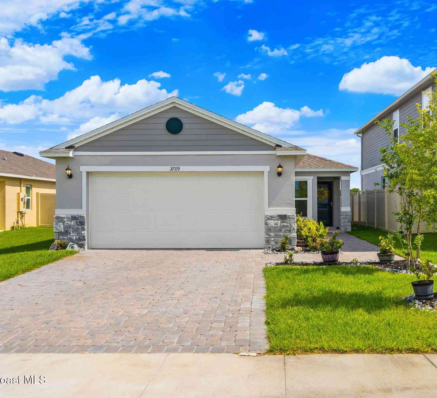 Homes For Sale - 3709 Grappler Circle<br/> Palm Bay, FL 32909