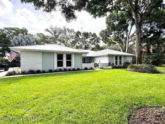 Homes For Sale - 1240 40th Avenue<br/> Vero Beach, FL 32968
