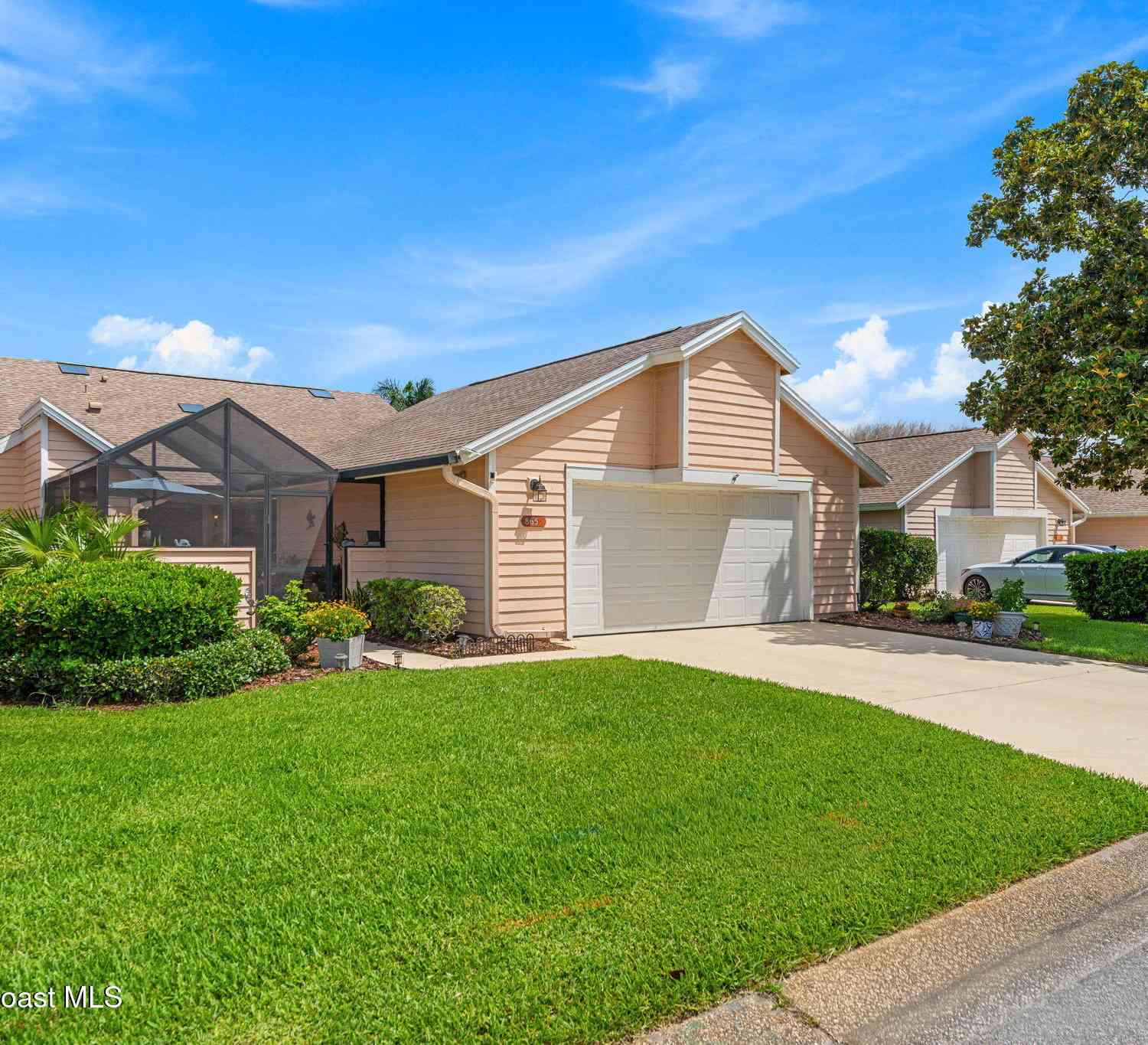 Townhouse For Sale - 865 Ridge Lake Drive<br/> Brevard County, Melbourne, FL 32940