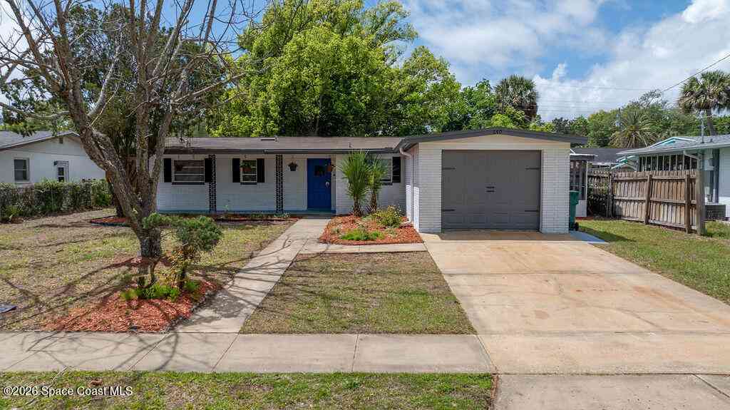 Homes For Sale - 640 Westward Circle<br/> Daytona Beach, FL 32117