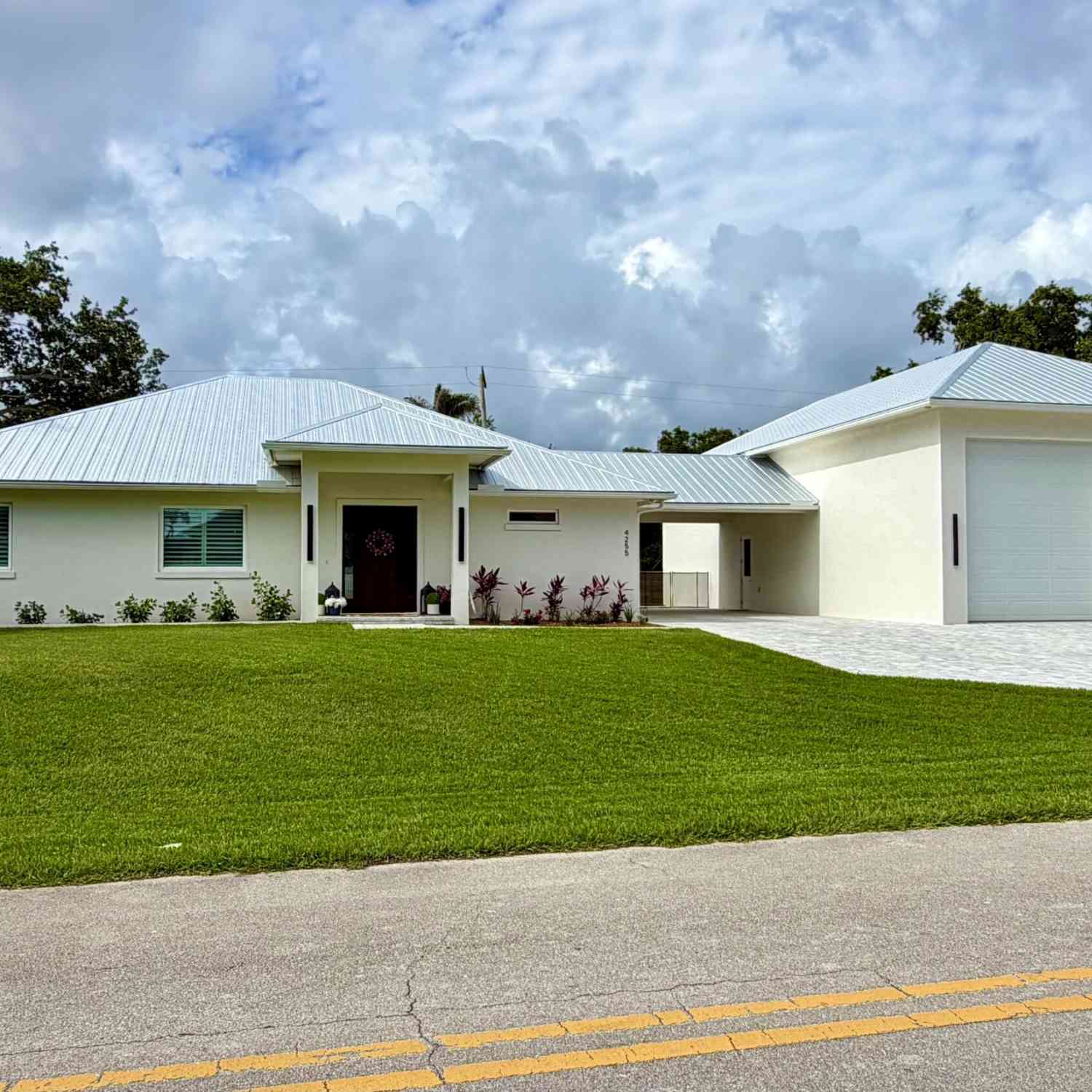 Homes For Sale - 4255 79th Avenue<br/> Vero Beach, FL 32967