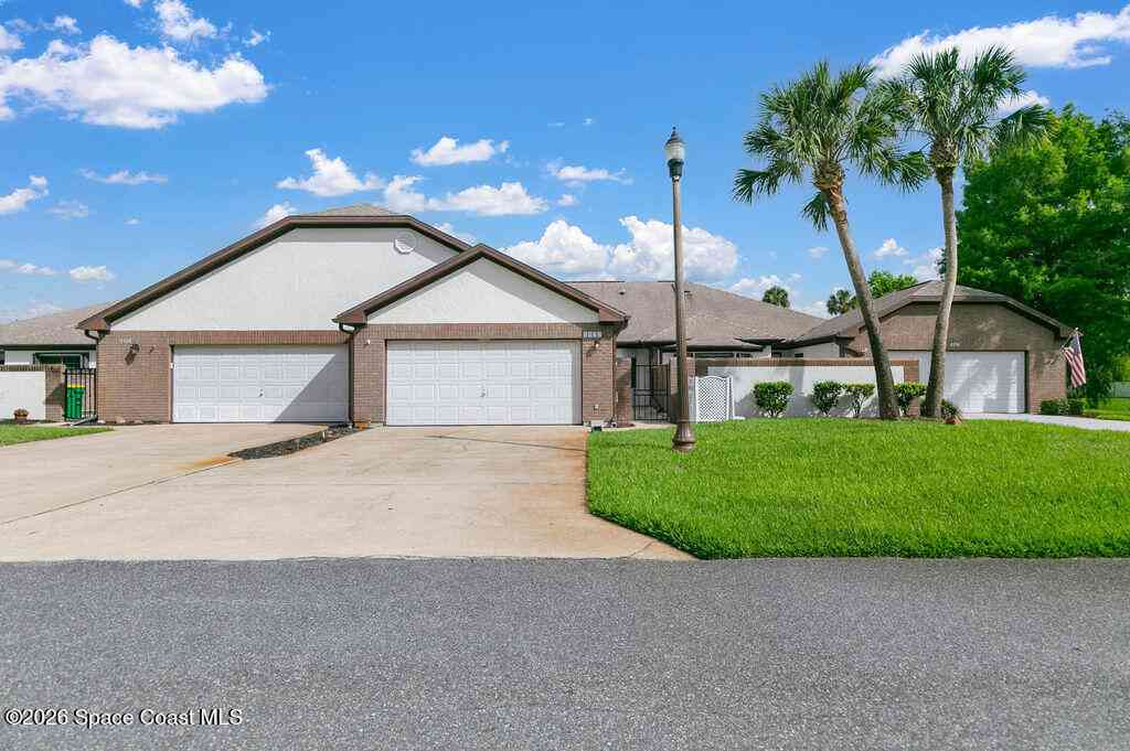 Townhouse For Sale - 2172 Kings Cross Street<br/> Brevard County, Titusville, FL 32796