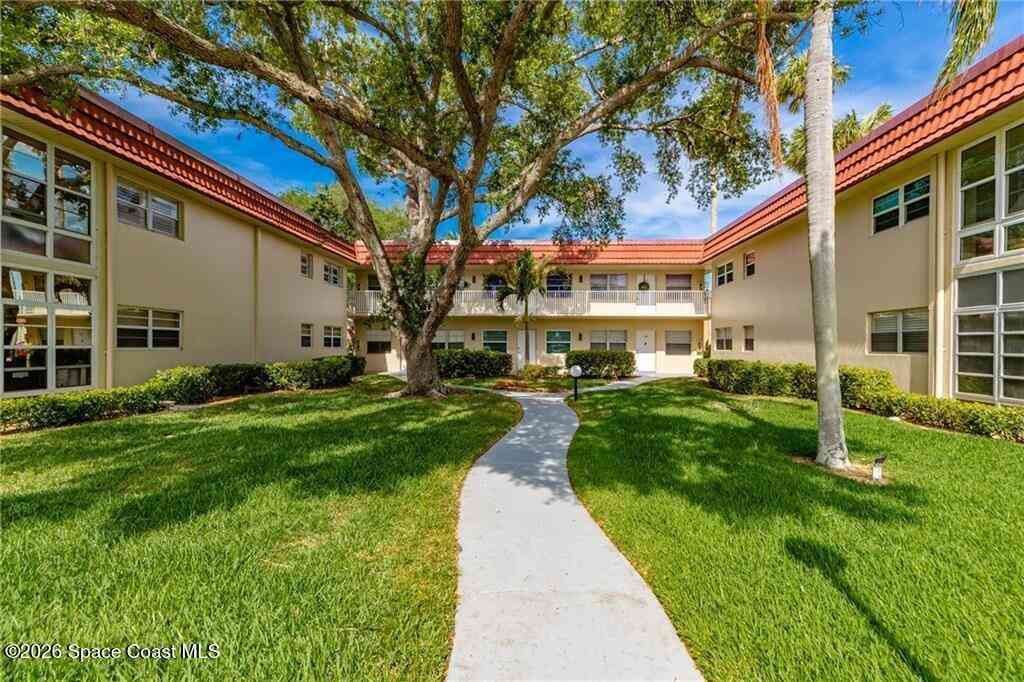Condo For Rent - 17 Vista Palm Lane #201<br/> Vero Beach, FL 32962