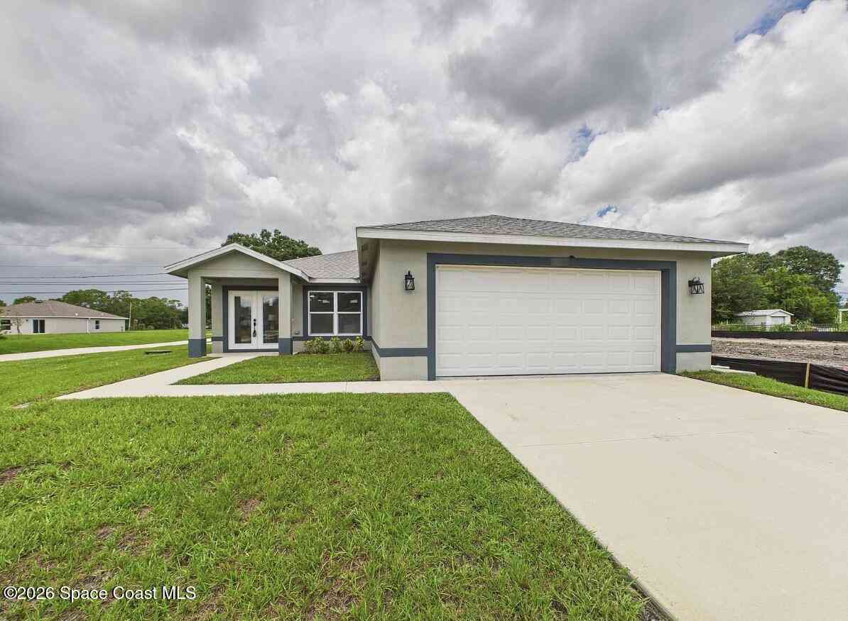 Homes For Sale - 8666 100th Avenue<br/> Vero Beach, FL 32967