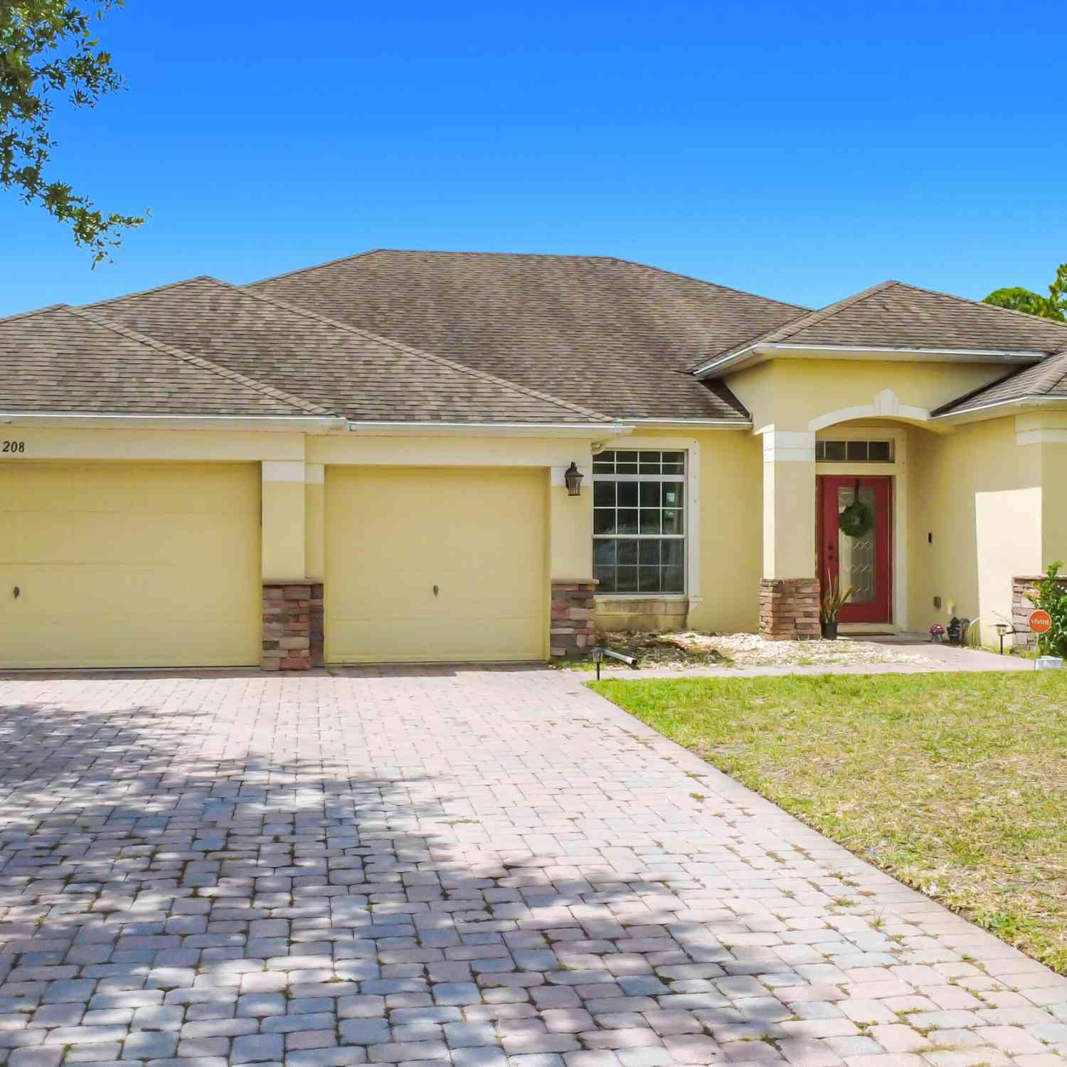Homes For Sale - 208 Grouper Circle<br/> Palm Bay, FL 32909