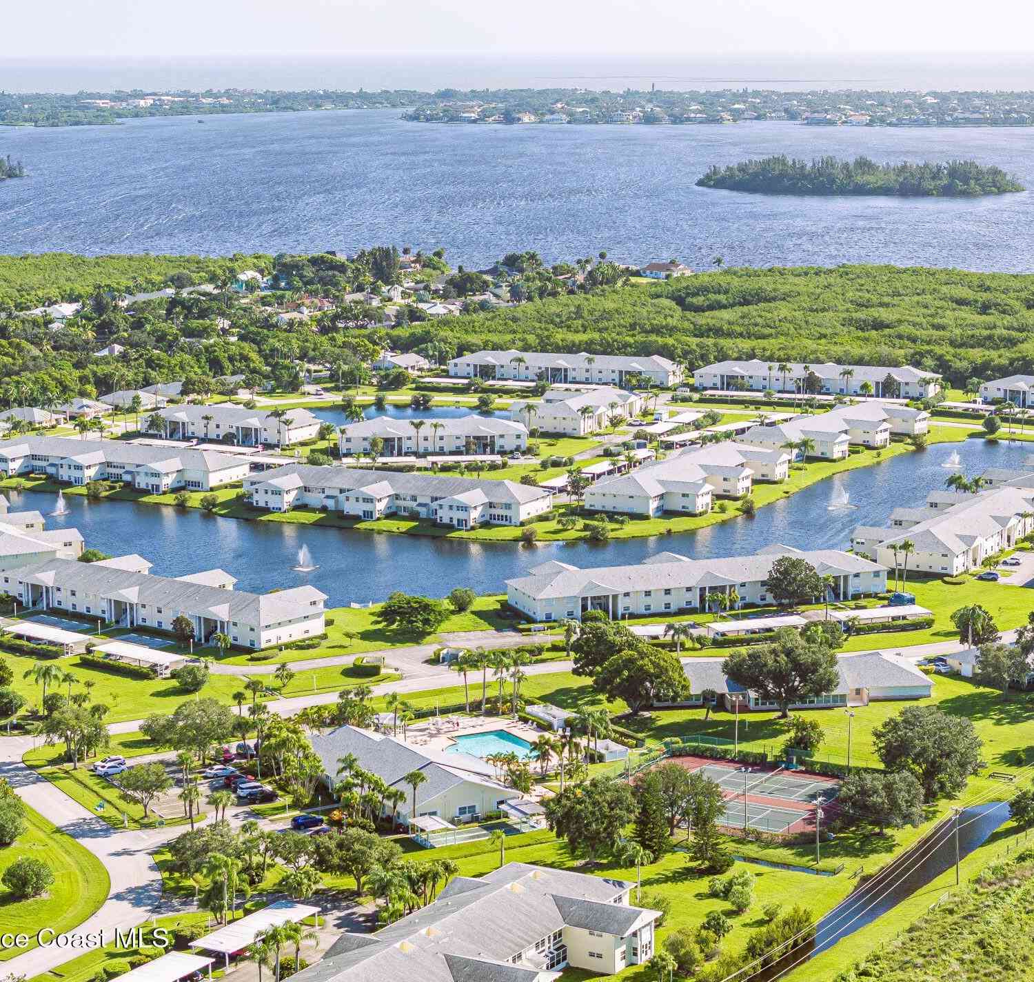 Condo For Sale - 464 Grove Isle Circle<br/> Vero Beach, FL 32962