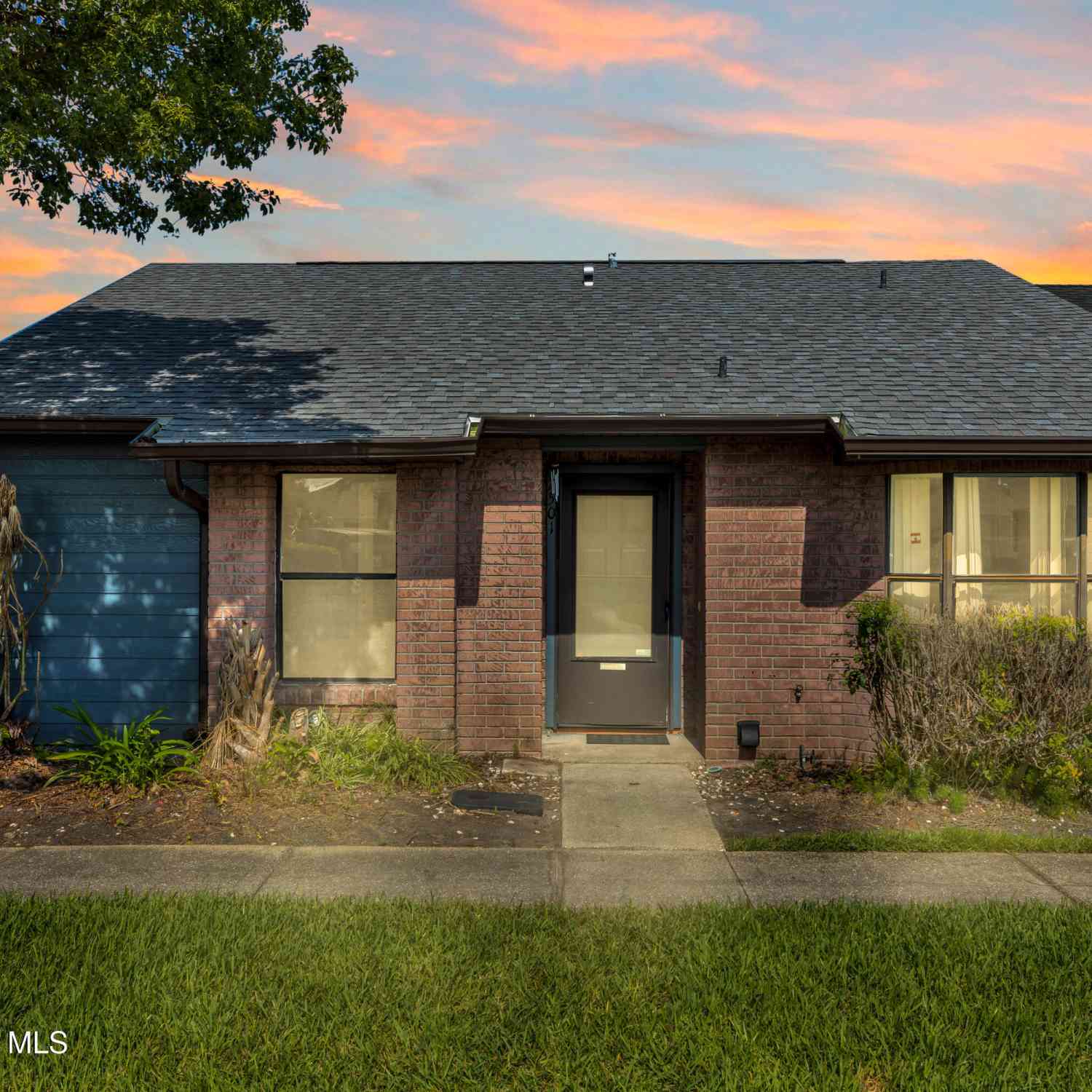 Townhouse For Sale - 2501 King Oak Circle<br/> Saint Cloud, FL 34769
