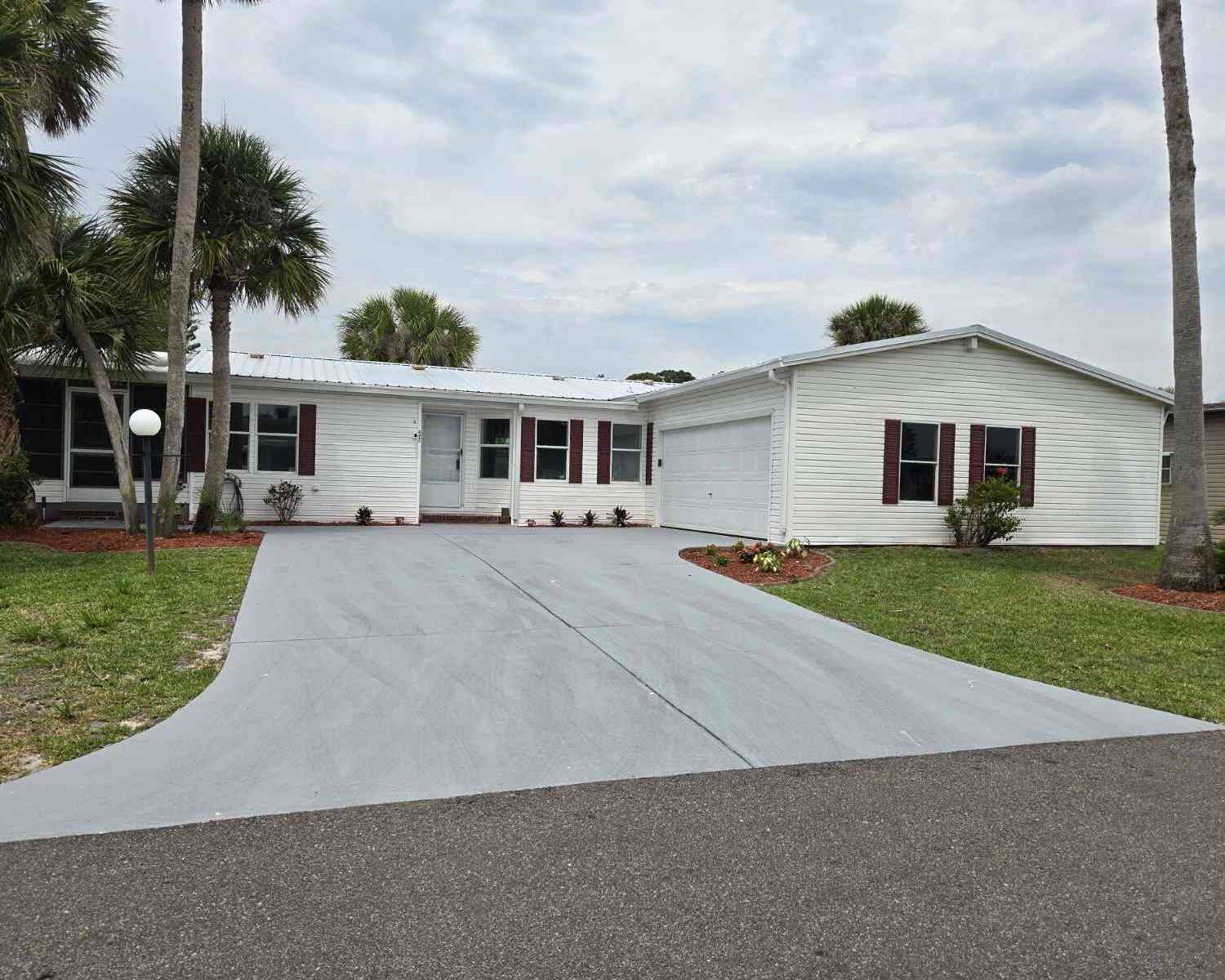 Mobile Home For Sale - 250 Timber Run Way #247<br/> Cocoa, FL 32926
