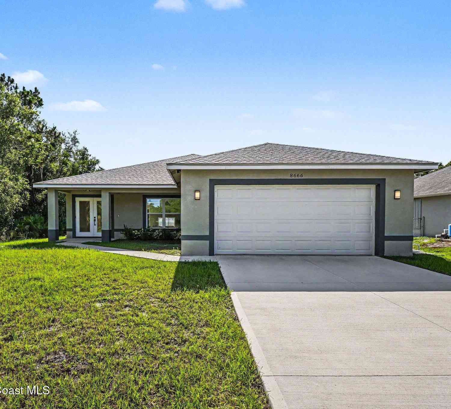 Homes For Sale - 8815 100th Court<br/> Vero Beach, FL 32967