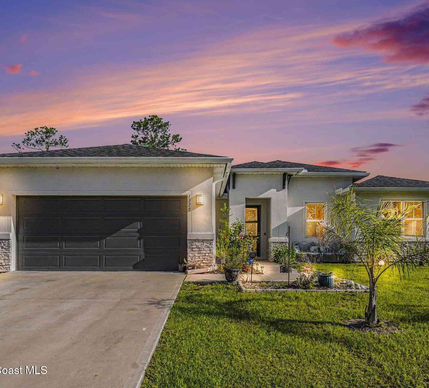 Homes For Sale - 1328 Washburn Street<br/> Palm Bay, FL 32909