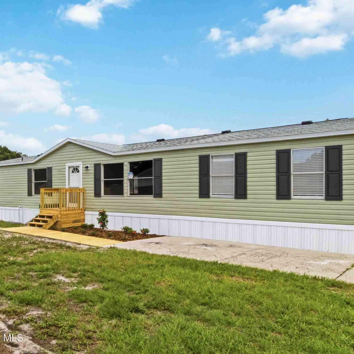 Mobile Home For Sale - 5364 Beck Drive<br/> Cocoa, FL 32927