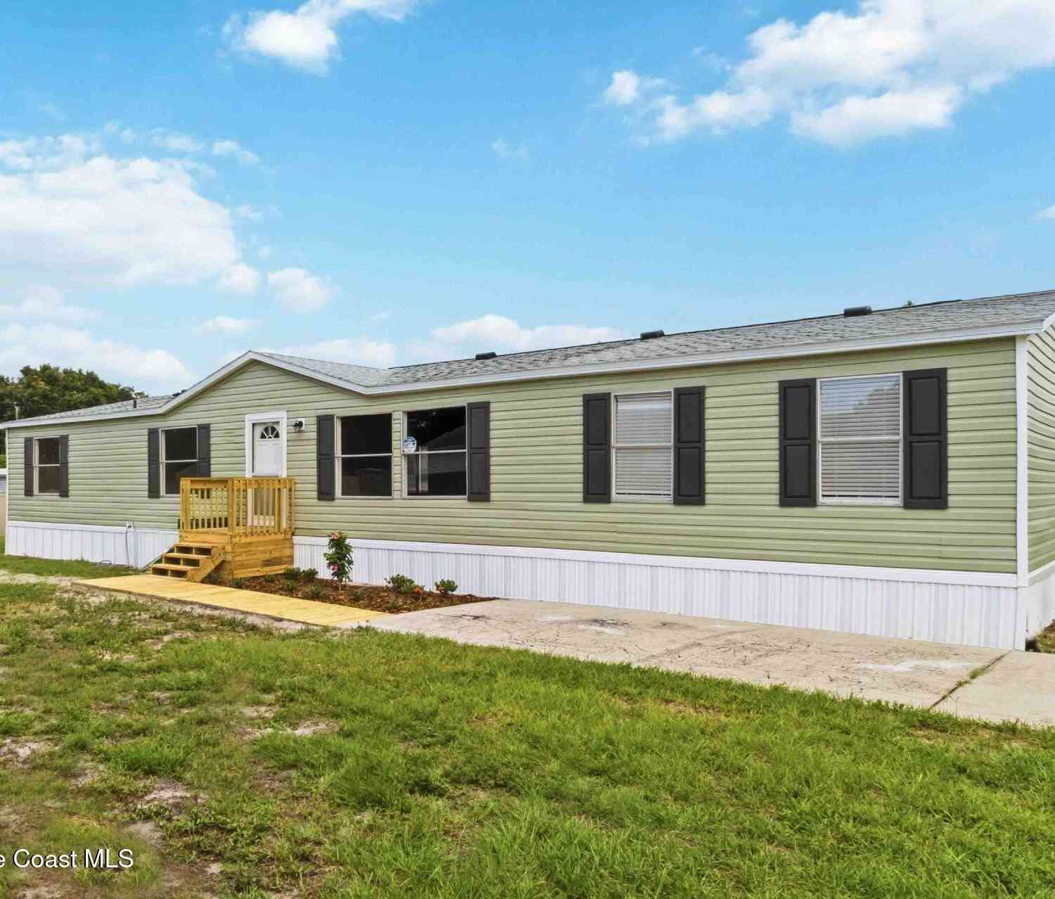 Mobile Home For Sale - 5364 Beck Drive<br/> Cocoa, FL 32927