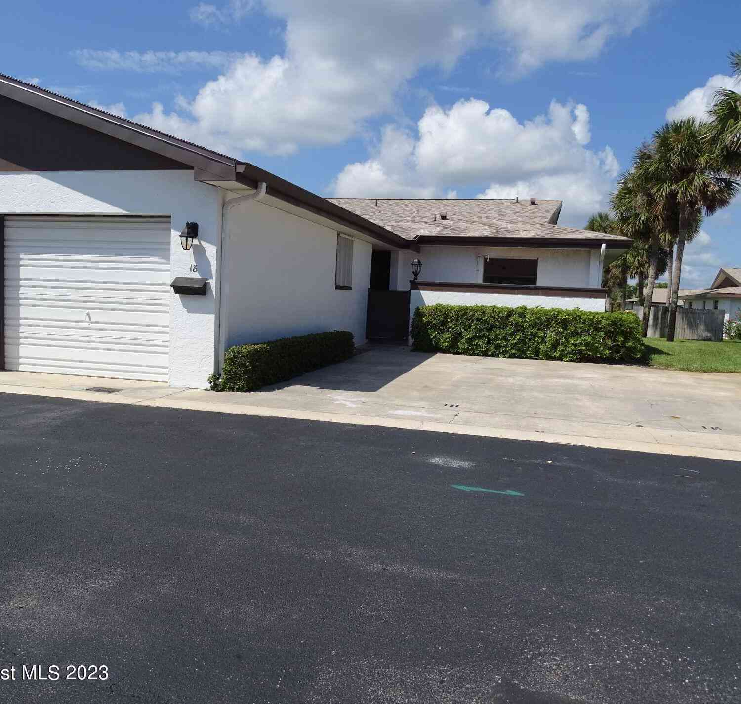 Townhouse For Rent - 255 Paradise Boulevard #18<br/> Indialantic, FL 32903