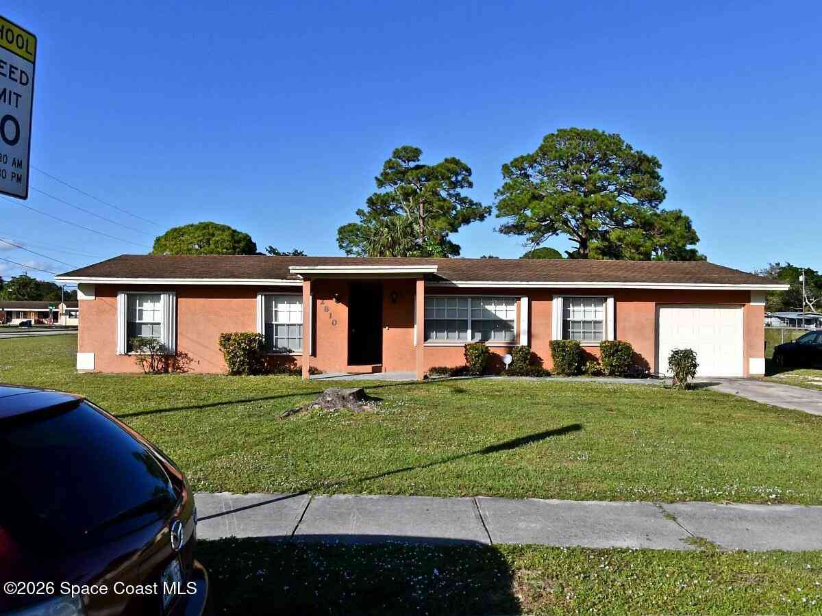 Homes For Sale - 2810 Avenue H<br/> Fort Pierce, FL 34947