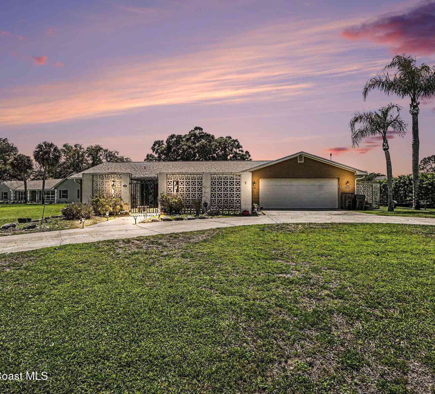 Homes For Sale - 3100 Saunders Place<br/> Titusville, FL 32780