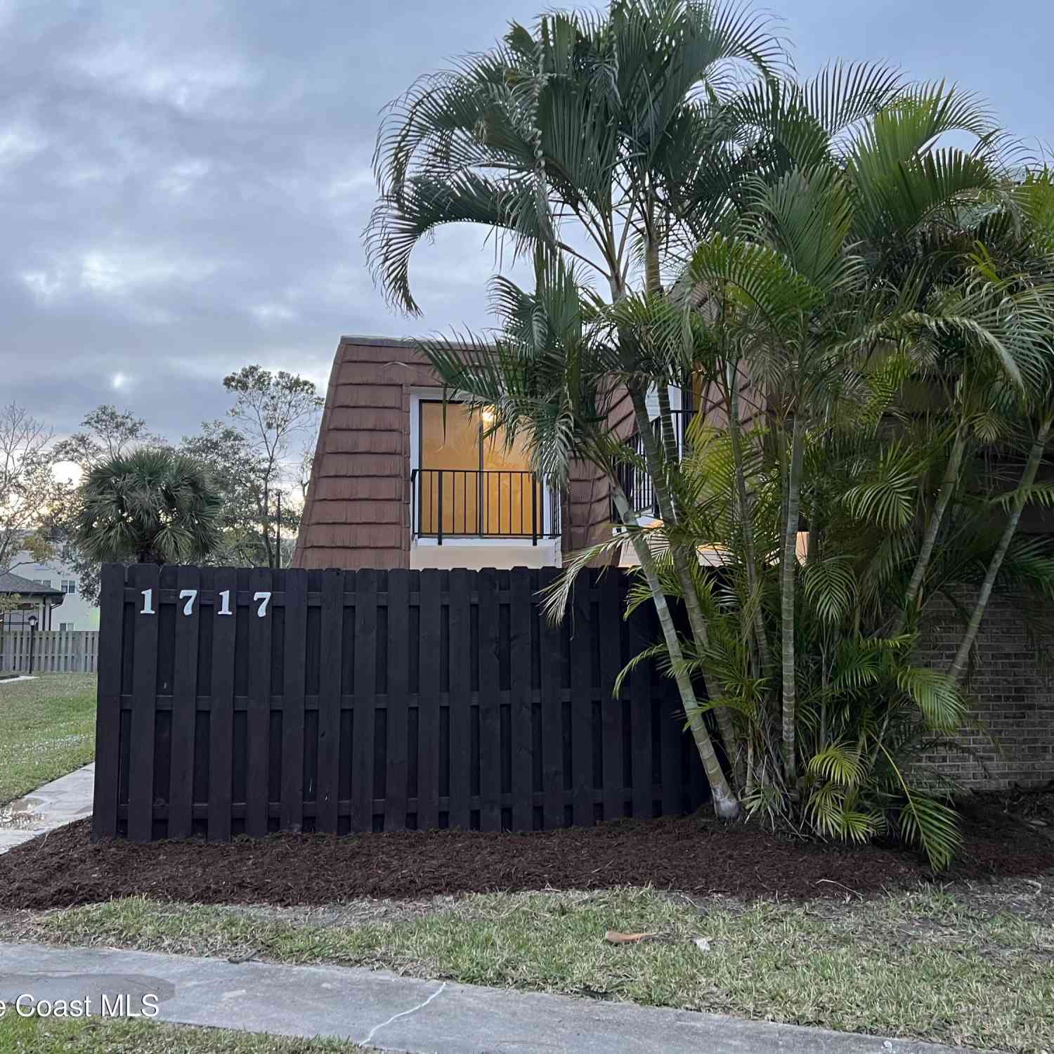 Townhouse For Rent - 1717 Erin Court<br/> Palm Bay, FL 32905