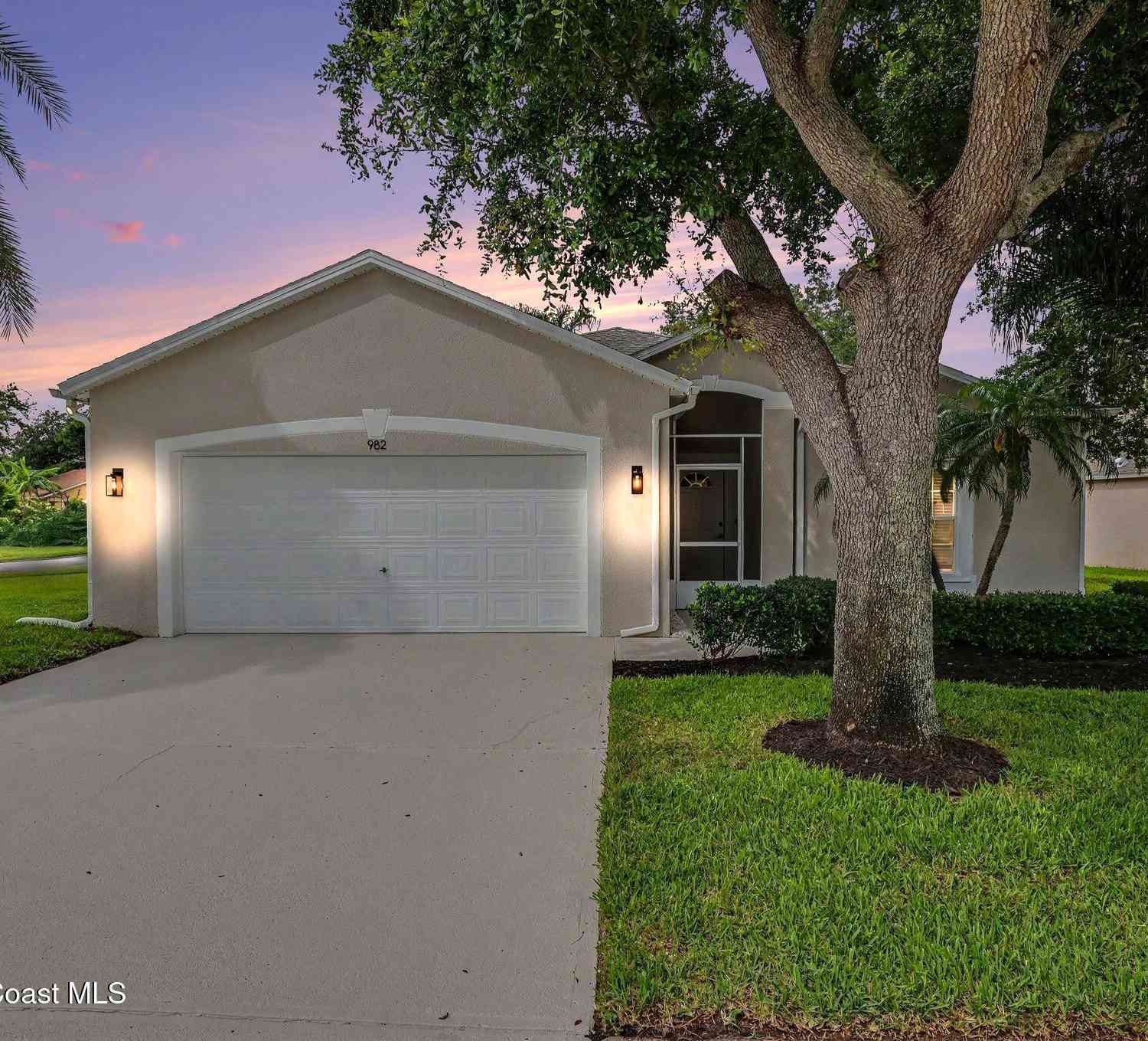 Homes For Sale - 982 Villa Drive<br/> Melbourne, FL 32940