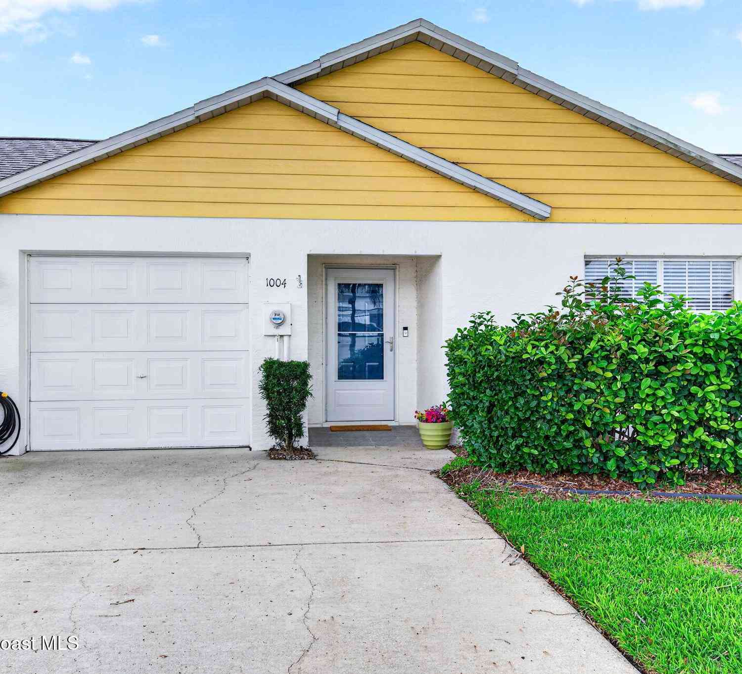 Townhouse For Sale - 1004 Villa Drive<br/> Melbourne, FL 32940