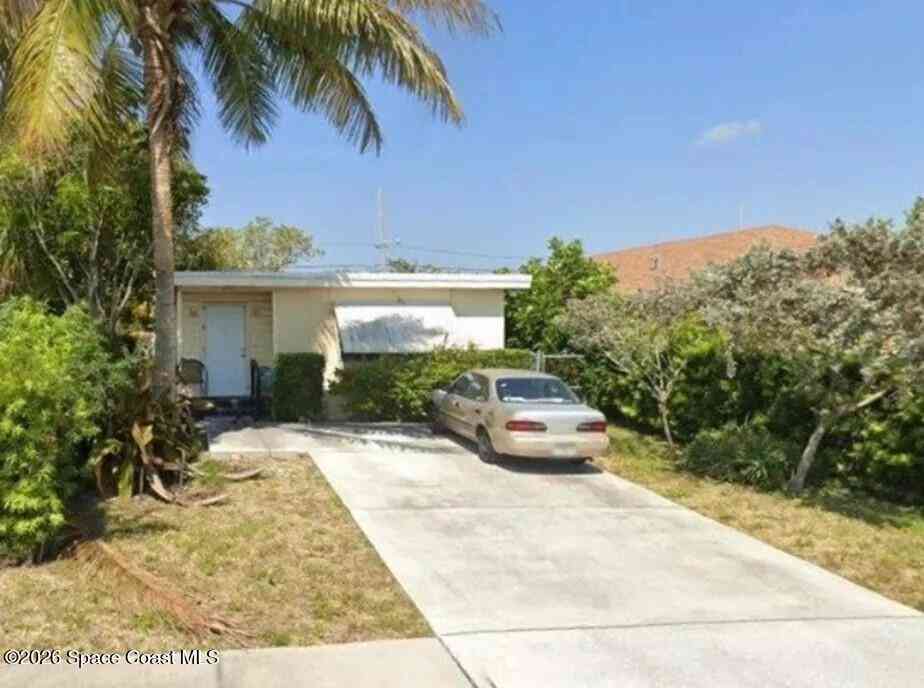Homes For Sale - 240 NW 8th Avenue<br/> Delray Beach, FL 33444