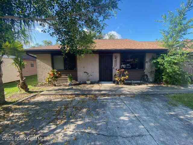 Townhouse For Rent - 1255 Shady Pines Lane<br/> Titusville, FL 32796
