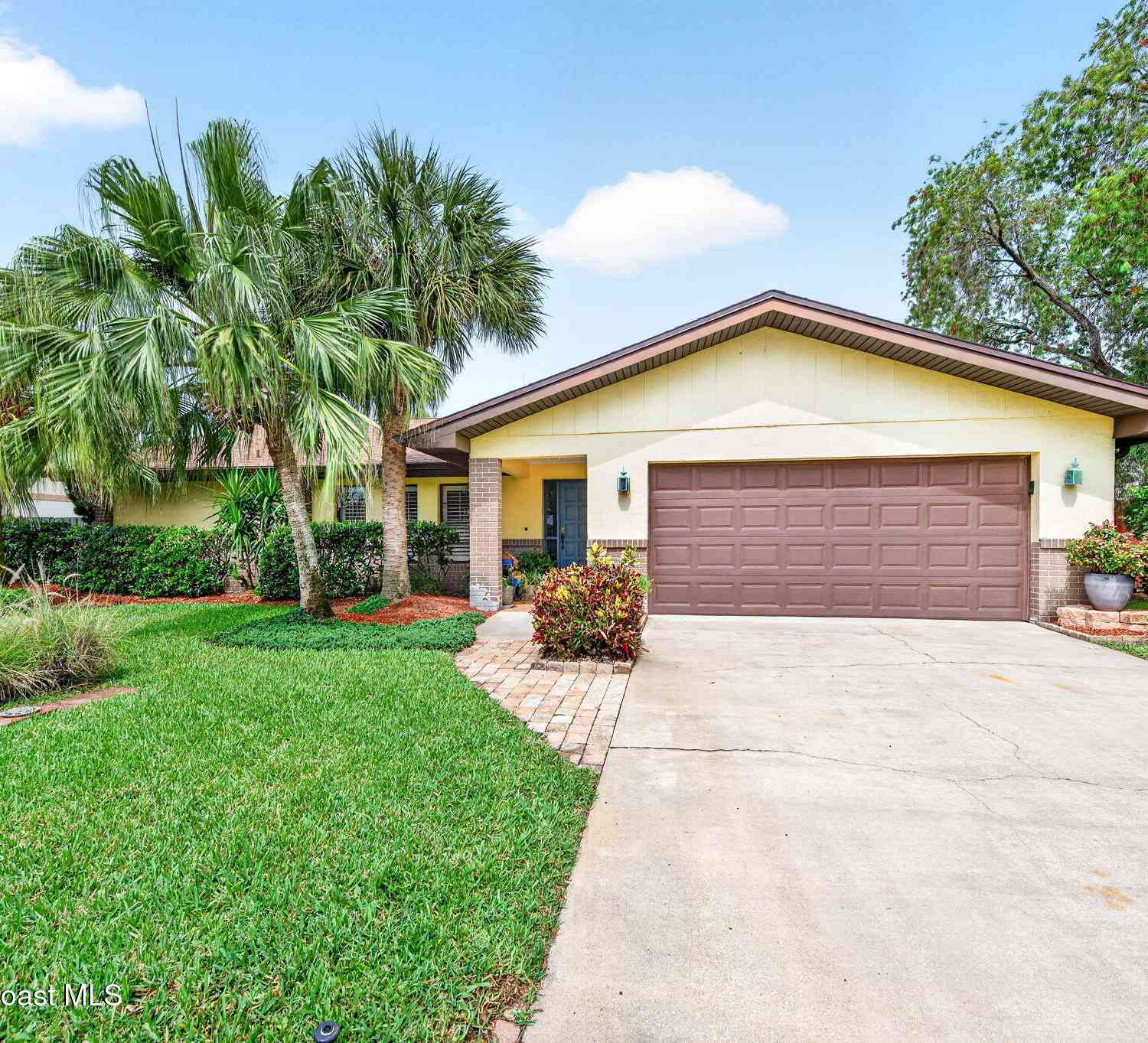 Homes For Sale - 482 Saint Johns Drive<br/> Satellite Beach, FL 32937