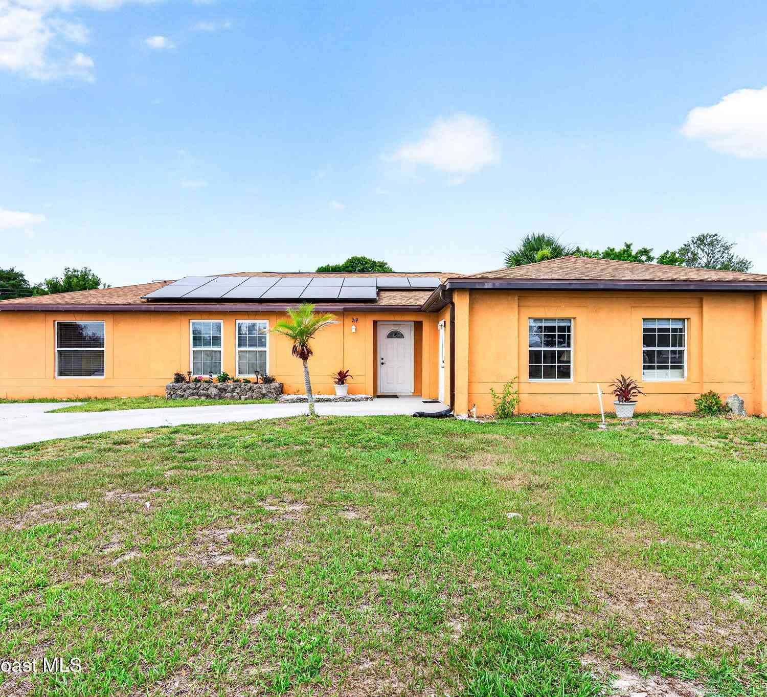 Homes For Sale - 719 Bianca Drive<br/> Palm Bay, FL 32905