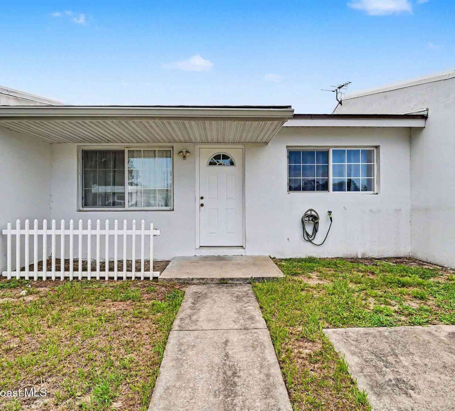 Townhouse For Rent - 255 W Towne Place<br/> Titusville, FL 32796